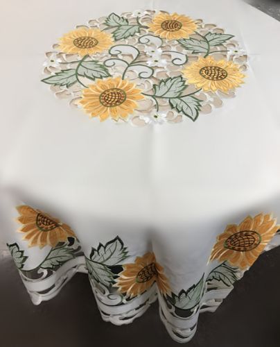 Picture of 8710 Round Tablecloth